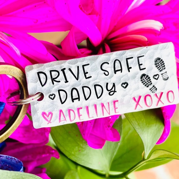 Drive Safe Daddy - Dad Gift - Dad Keychain - Personalized dad Keychain - Picture 2 of 2